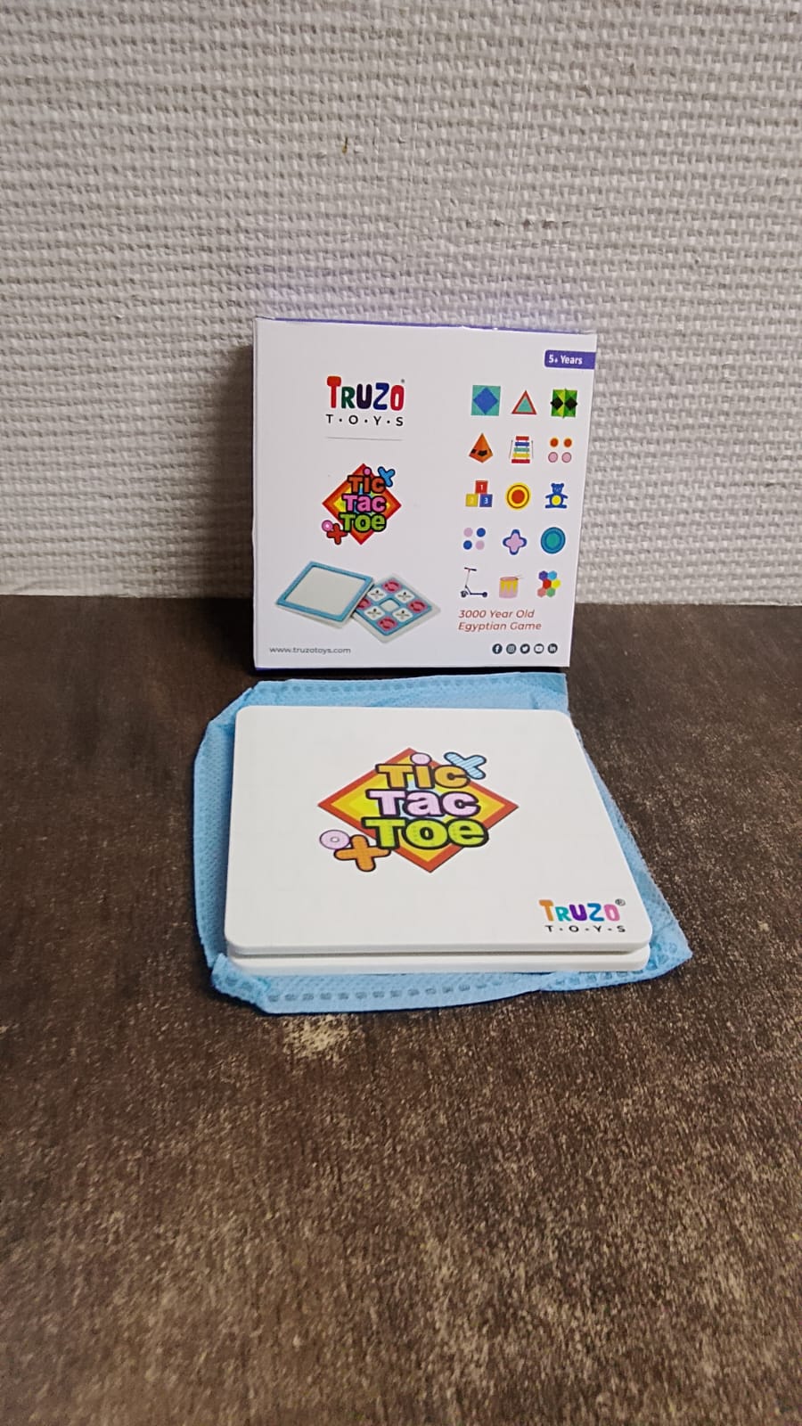 Travel friendly tic tac toe game